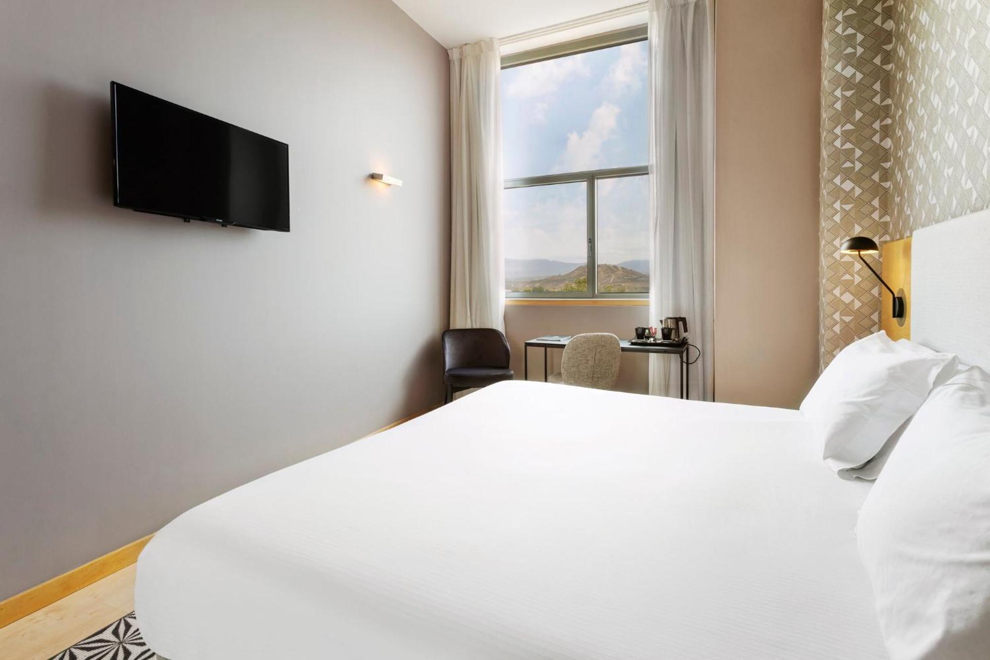 Hotel Sercotel Portales Logroño Exteriör bild