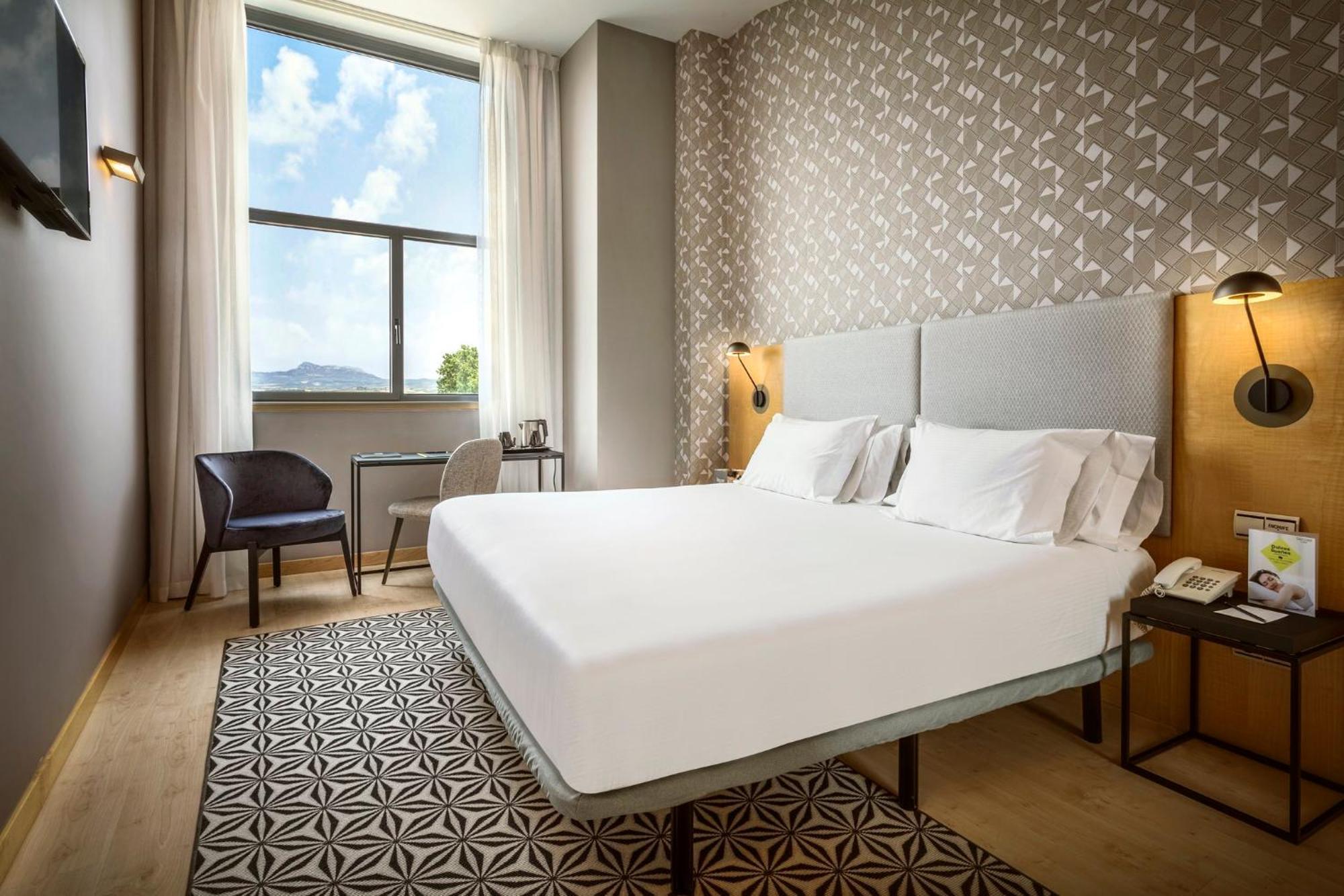 Hotel Sercotel Portales Logroño Exteriör bild