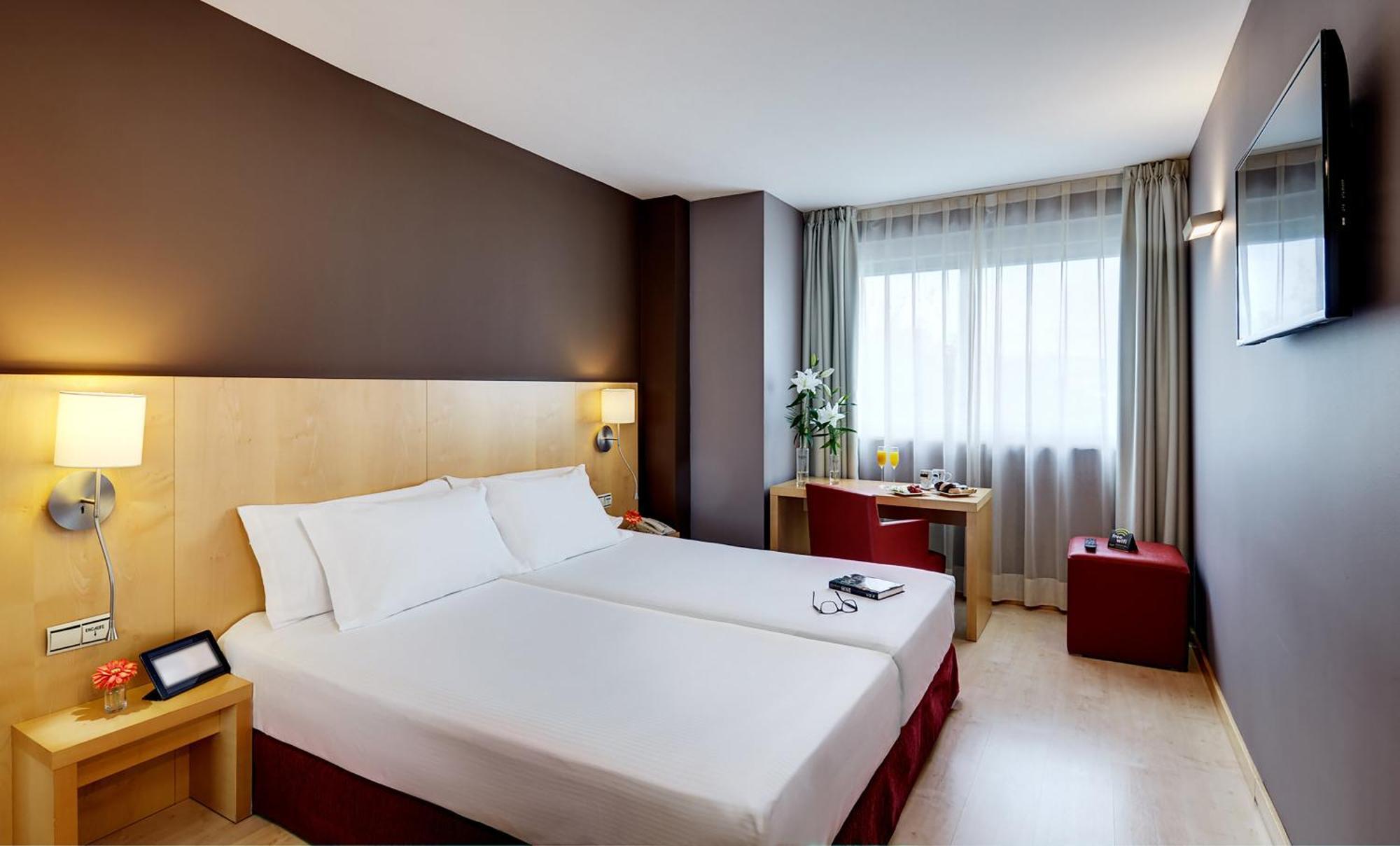 Hotel Sercotel Portales Logroño Exteriör bild